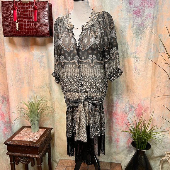 VTG📌 Glam Fringed Flapper Style Dress with Short Sleeves - Picture 9 of 15